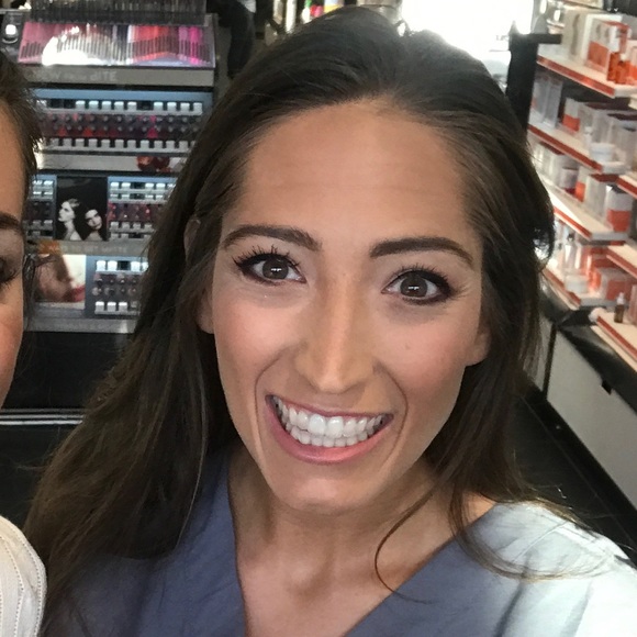 Meet your Posher, Emily - Picture 1 of 1